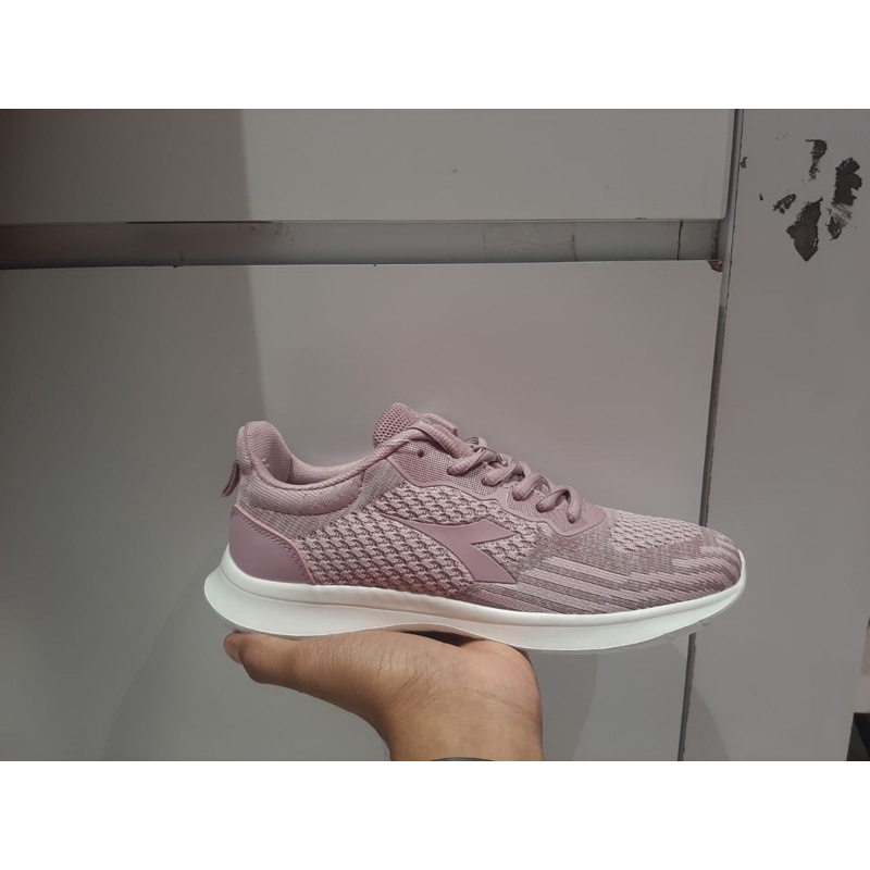 SALE DIADORA WOMEN