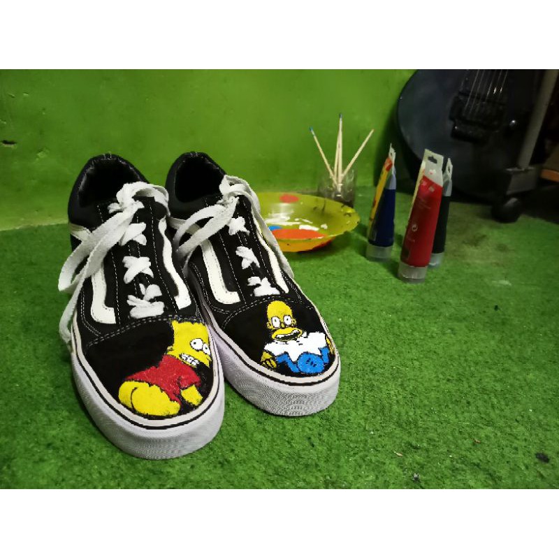 Sepatu vans lukis the simpsons