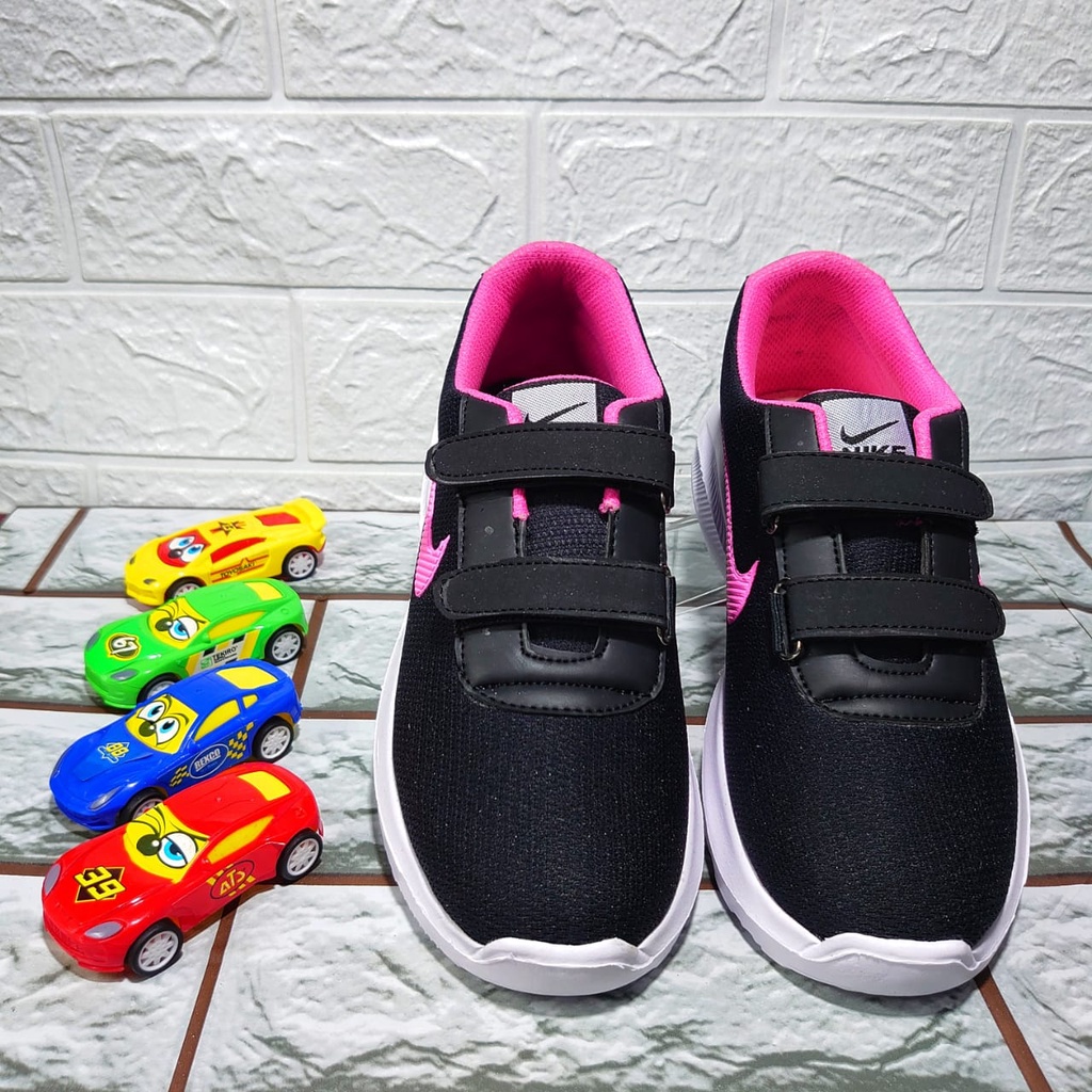 SEPATU ANAK SEKOLAH PEREMPUAN MODEL TERBARU HITAM PINK SD