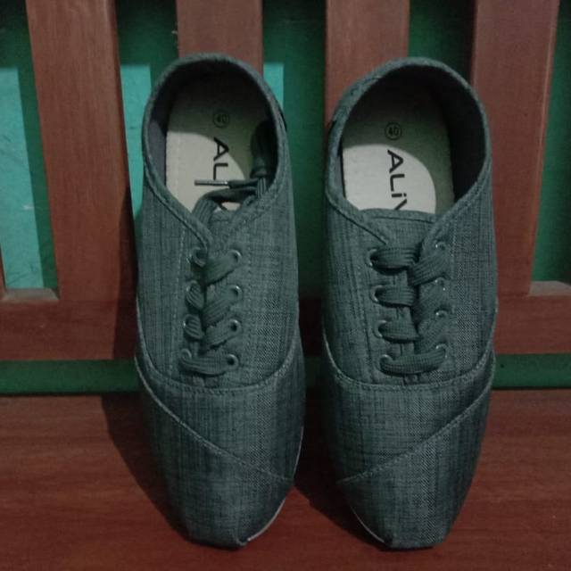Sepatu aliva Sophie Paris