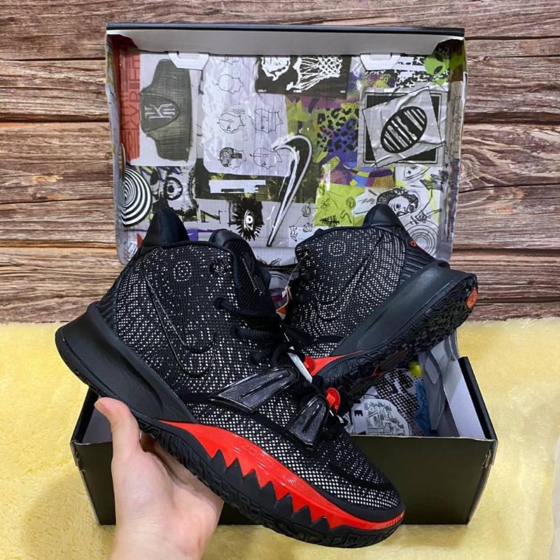 NIKE KYRIE 7 BRED