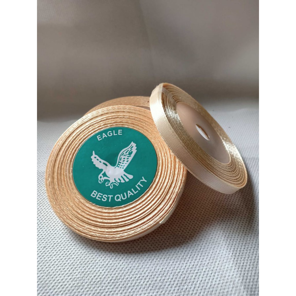 

Pita satin cream 1/4 inch / 0.635 cm Per roll