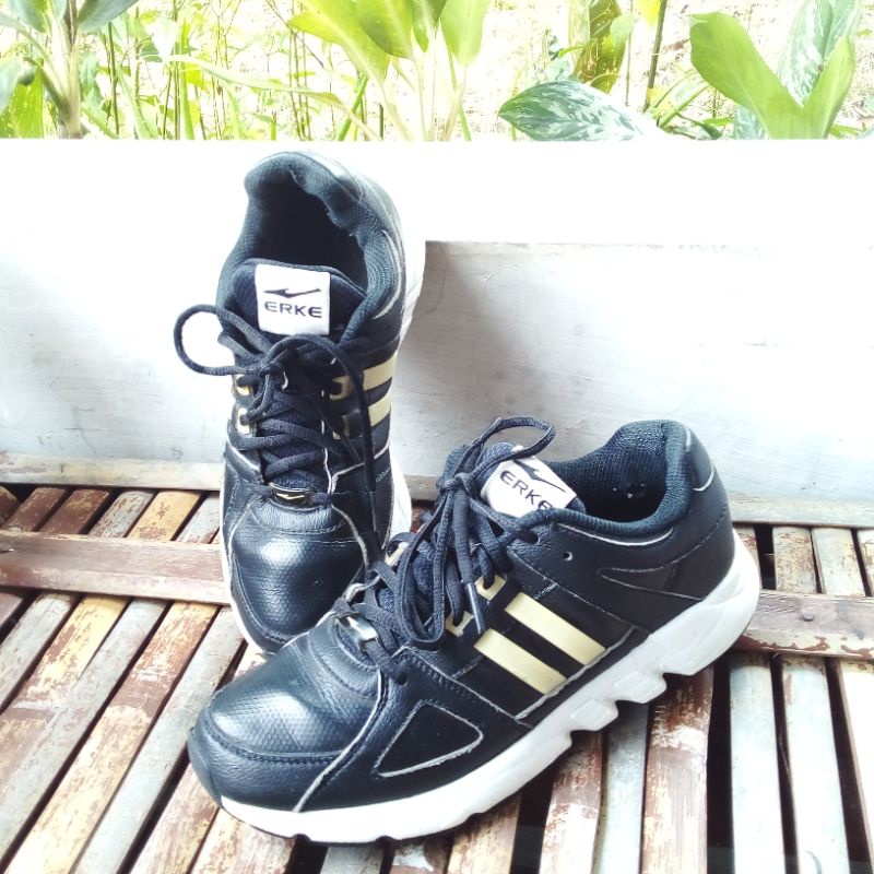 Erke shoes original second