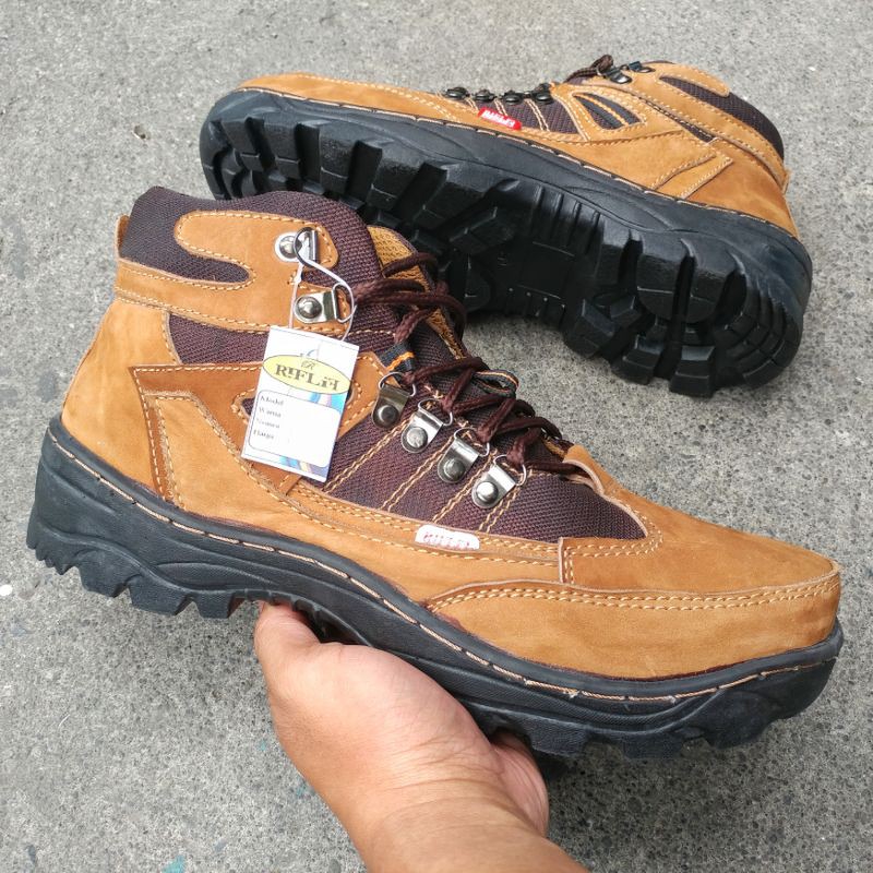 Sepatu Boots Pria Hiking Tracking Bahan Kulit Asli Elegan Gaul Harga Murah Kode RLX.3