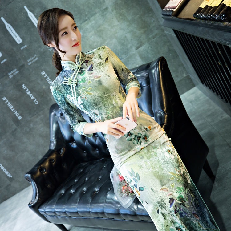 2022 new silk cheongsam long dress warlord wife Chinese style fashion show retro improved female aut