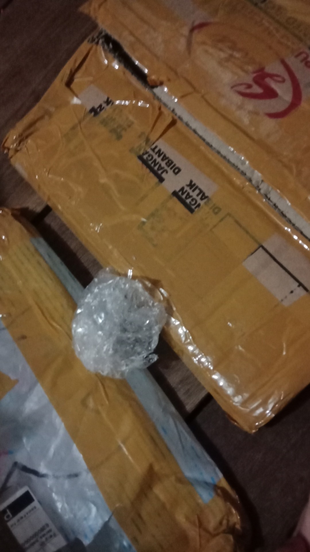 Lustre Dust Gold Metallic / Bubuk Emas 2g