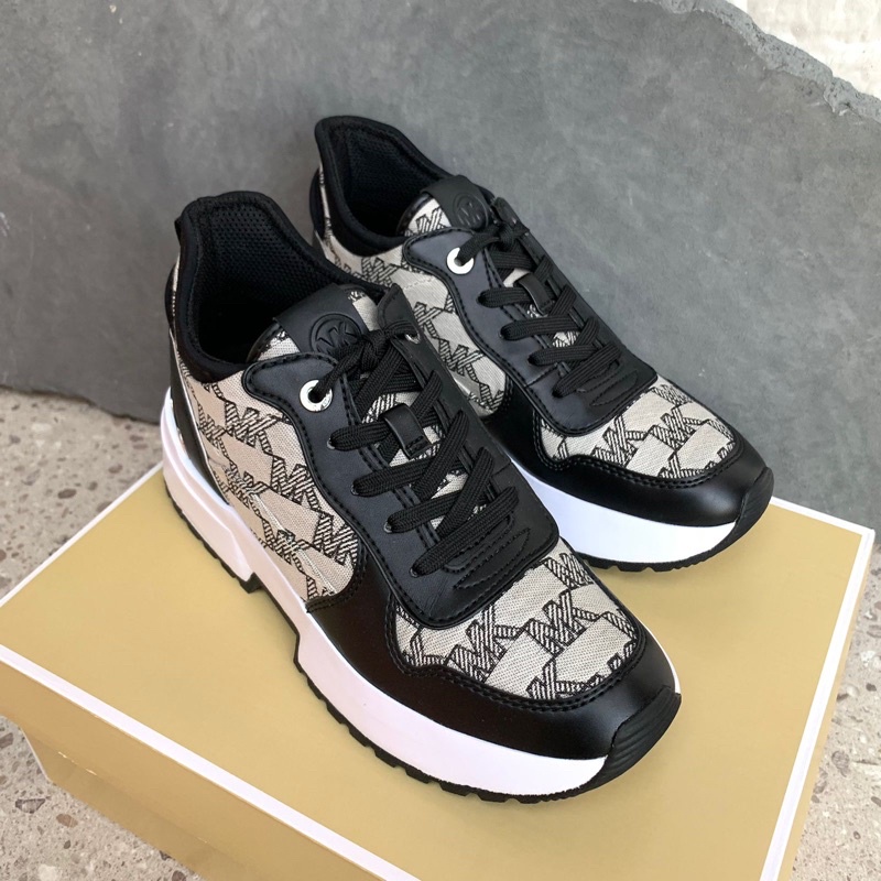 MK Muse Trainer Shoes Nat/Black