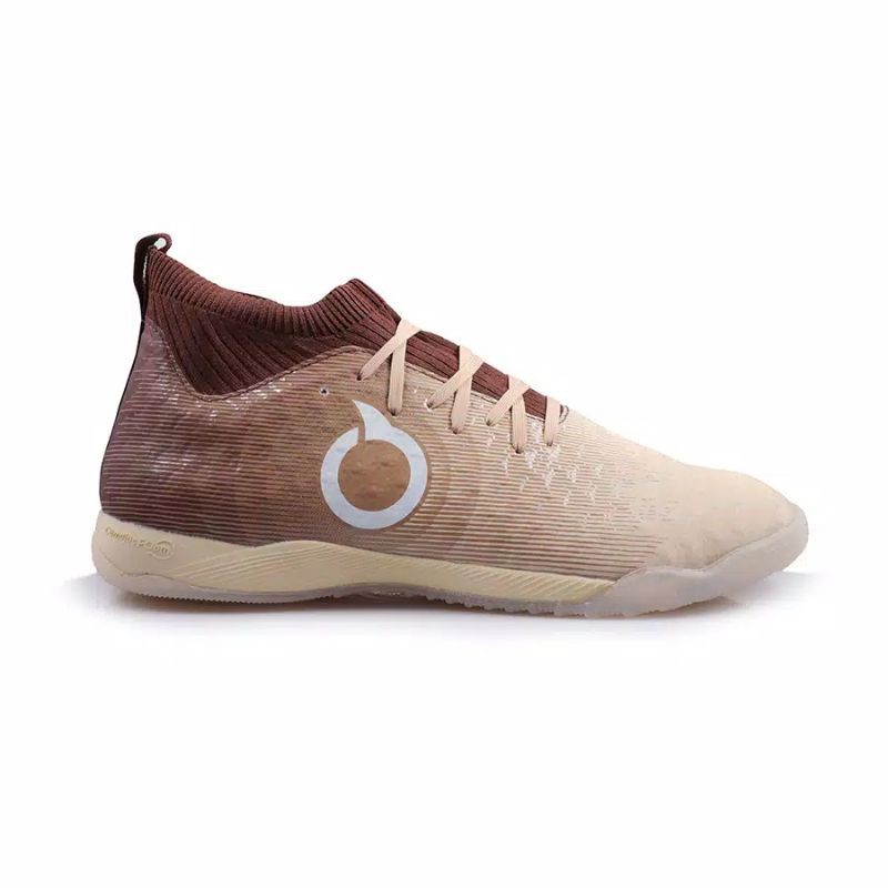 Ortuseight sepatu futsal catalyst mercury in cappucino white