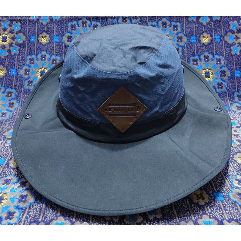 topi rimba merrell