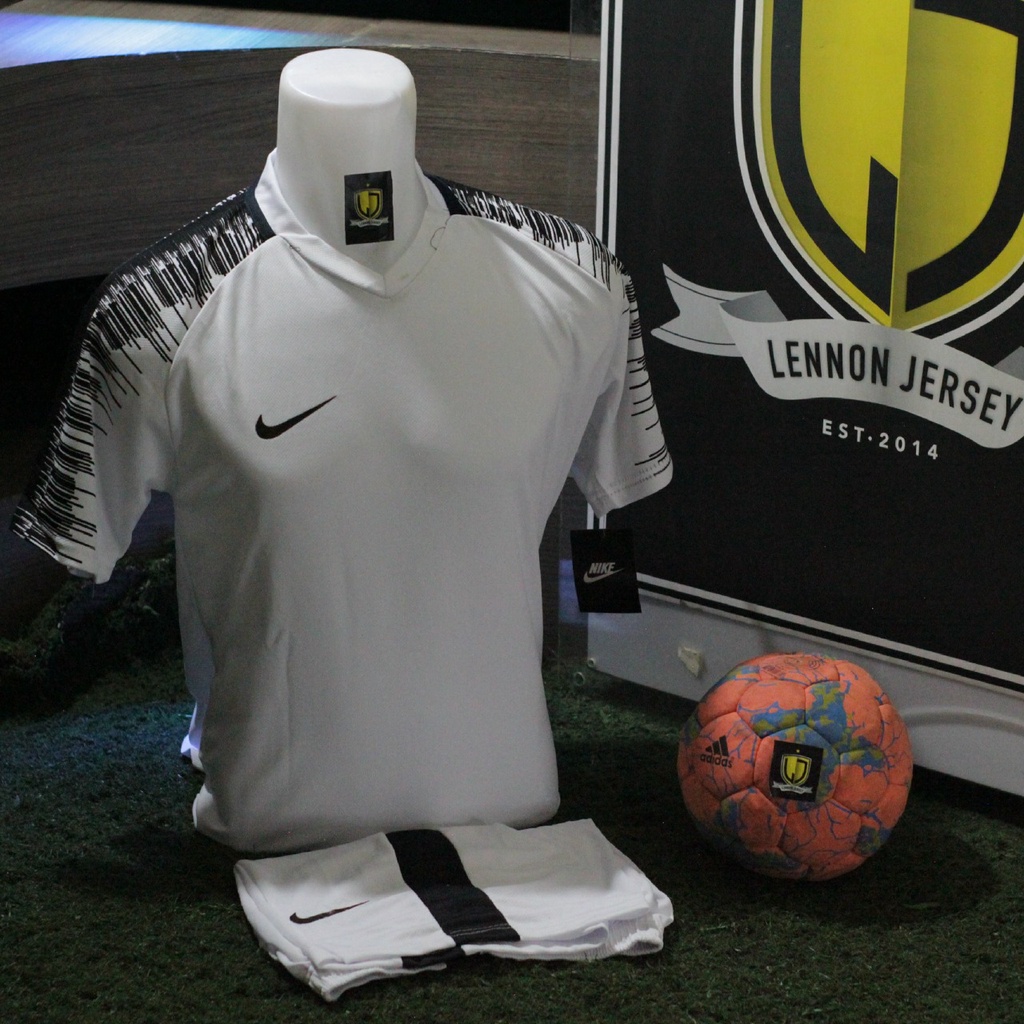 Baju Futsal Setelan Jersey Apparel High Quality Nike Putih Hitam