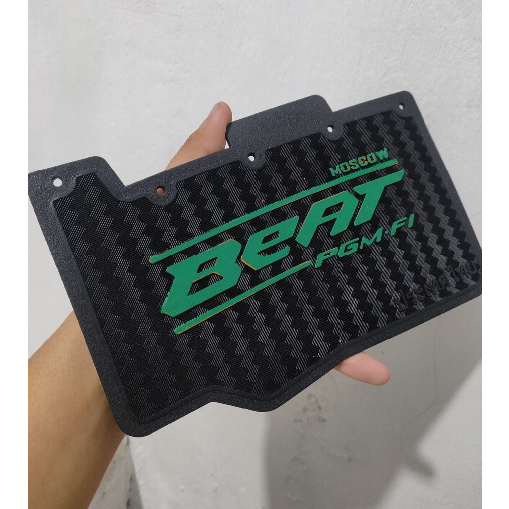 LIMITED EDITION MUDFLAP HONDA BEAT CARBON PELINDUNG MESIN + VACUM KARTON KARPET PENAHAN LUMPUR SPAKBOR TULISAN MOSCOW THAILAND HITAM HIJAU BIRU KUNING ORANGE SILVER BEAT FI BEAT NEW BEAT POP ESP PELINDUNG INJEKTOR