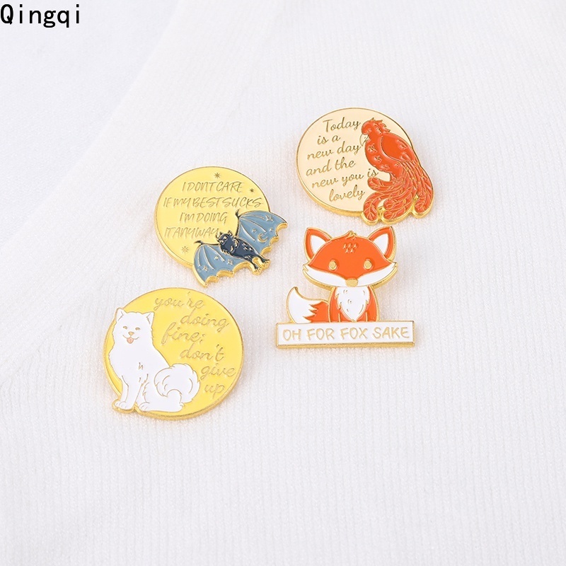 Bros Pin Enamel Bentuk Kartun Hewan Anjing / Rubah / Kelelawar / Huruf Untuk Hadiah