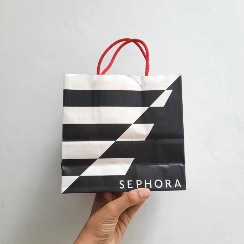 

THRIFT PRELOVED PAPER BAG SEPHORA ORIGINAL TERBUAT DARI CRAFT PAPER / KERTAS KRAFT BLACK / HITAM PITA SIZE SMALL / KECIL MAKE UP TAS KERTAS BERBELANJA HARGA MURAH OFFICAL STORE TERMURAH / COD / THRIFT PRODUCT / SECONDHAND / BARANG BEKAS / PAPERBAG