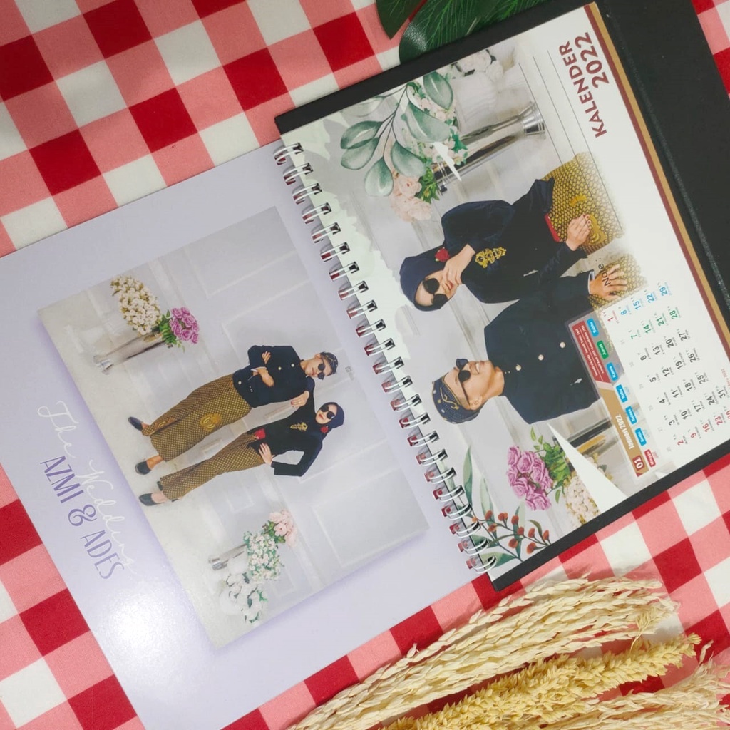 

Kalender Duduk Custom Calendar Meja Hardcover 2024