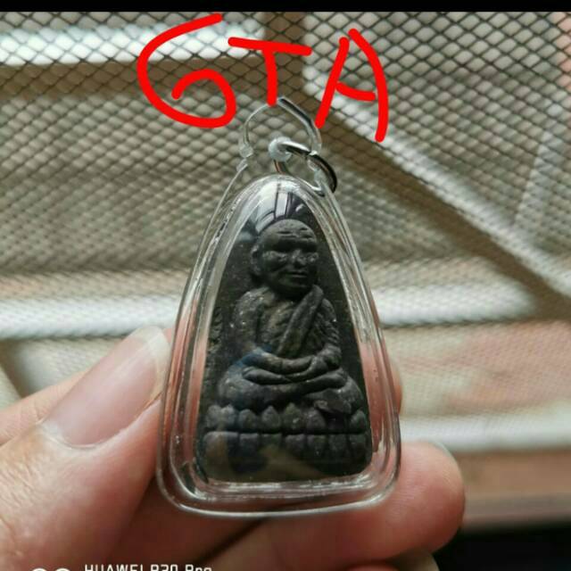 Phra Lp Thuad Eye 2553BE -MassChanting by Top Monks at Wat Huay Mongkol & Personal bless by Aj Daeng