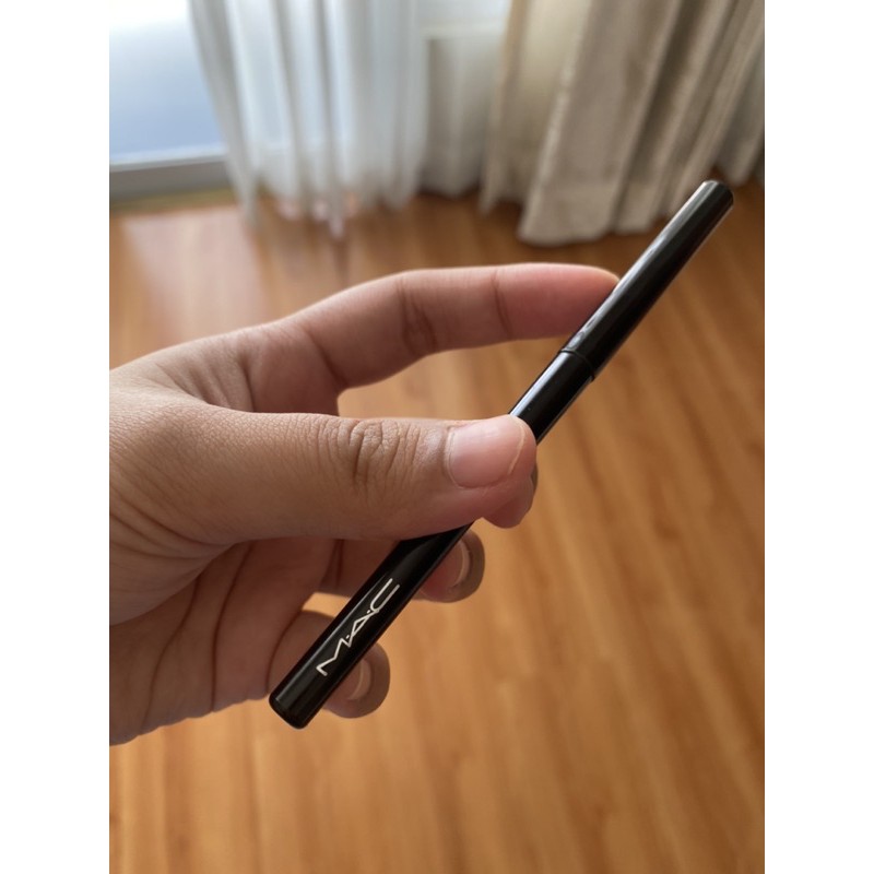 MAC eyeliner technakohl kajal