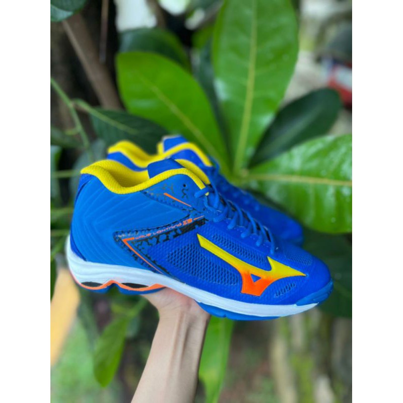 Mizuno WLZ 5 Mid Lokal Sepatu Volli / Running / Mizuno WLZ 5