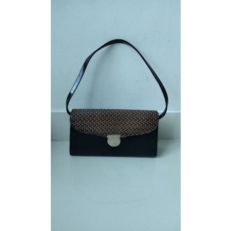 tas Ferragamo