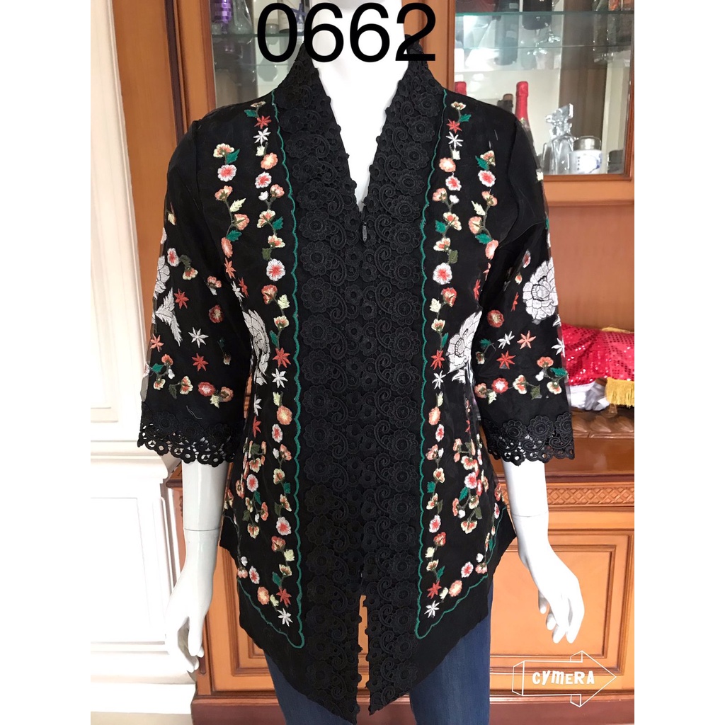 0662 kebaya alexuez bordir organdi hitam kombinasi brukat