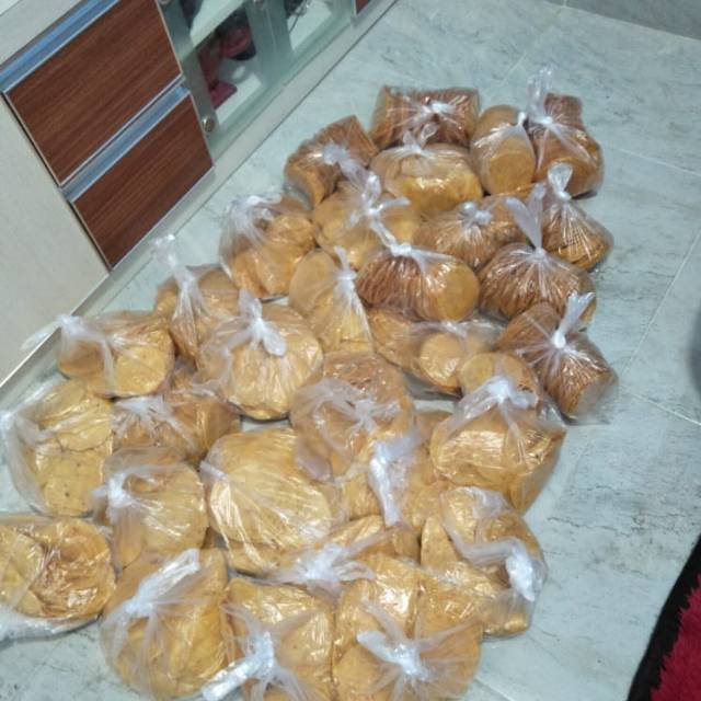 

Opak singkong gurih 50 pcs/ Keripik Singkong / Kerupuk Singkok
