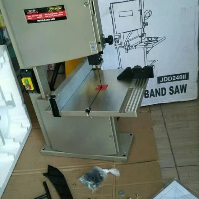 Mesin gergaji bandsaw band saw 9" 9 inch JDD 240 JDD240 Wipro