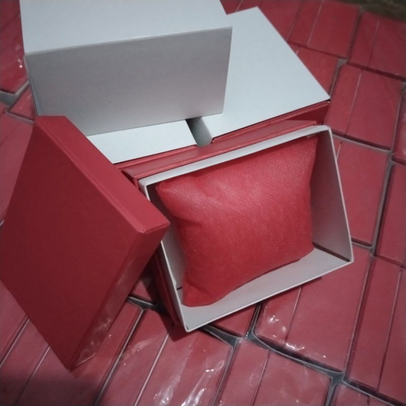 box jam tangan box slop merah