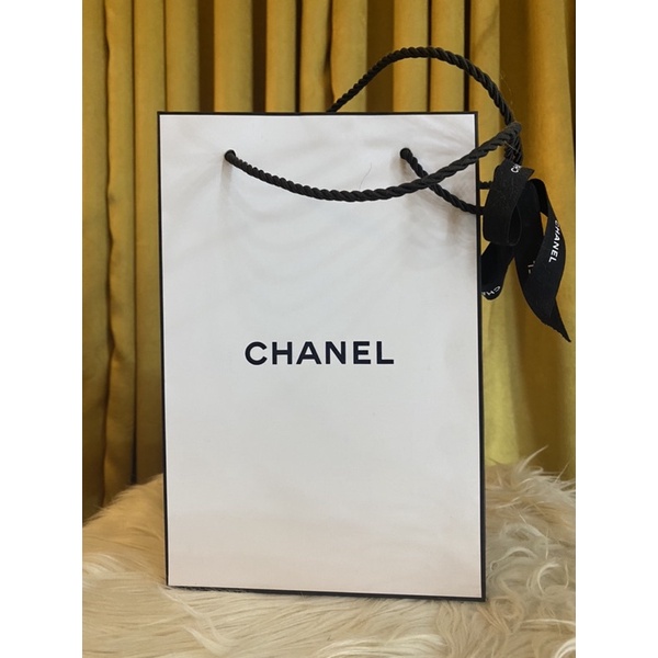 

Paperbag Chanel Authentic free Ribbon