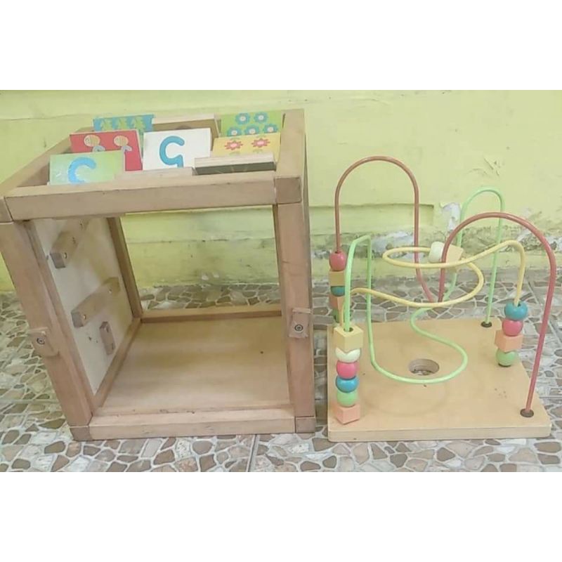 Preloved Preloved ELC Giant Wooden Activity Cube. Mainan Kayu Besar Motorik ORIGINAL 250k minus ga lengkap da bekas pemakaian..