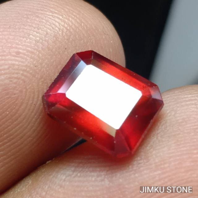 

Garnet kotak