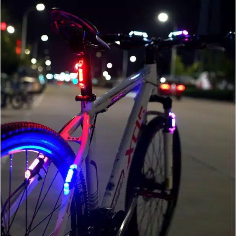 Laristerus79 LAMPU LED SEPEDA BELAKANG PANJANG anti air WATERPROOF modek cas usb rechargeable belaka