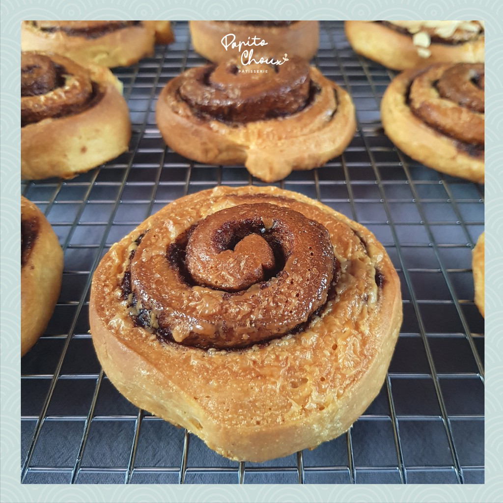 

Original Cinnamon Rolls | Enak | Almond | Frosty Cream