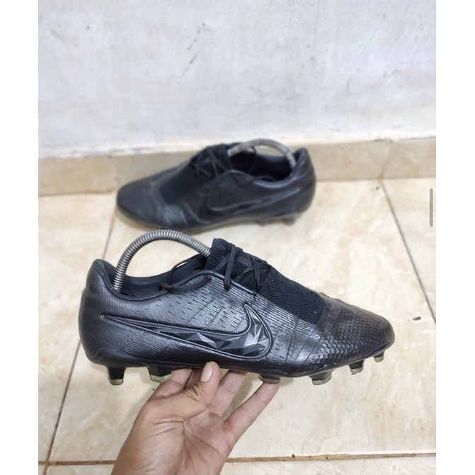 nike phantom venom elite
