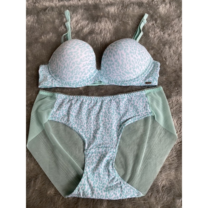 BRA SET MERK JOCKEY  HANYA 99 RB (DAPAT BRA DAN PANTY)