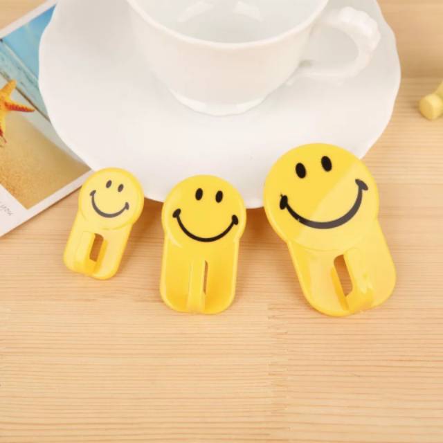 gantungan hook smiley isi 3pc /gantungan hook