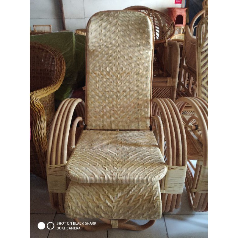 Kursi Malas Kursi Santai Kursi Pantai Rotan