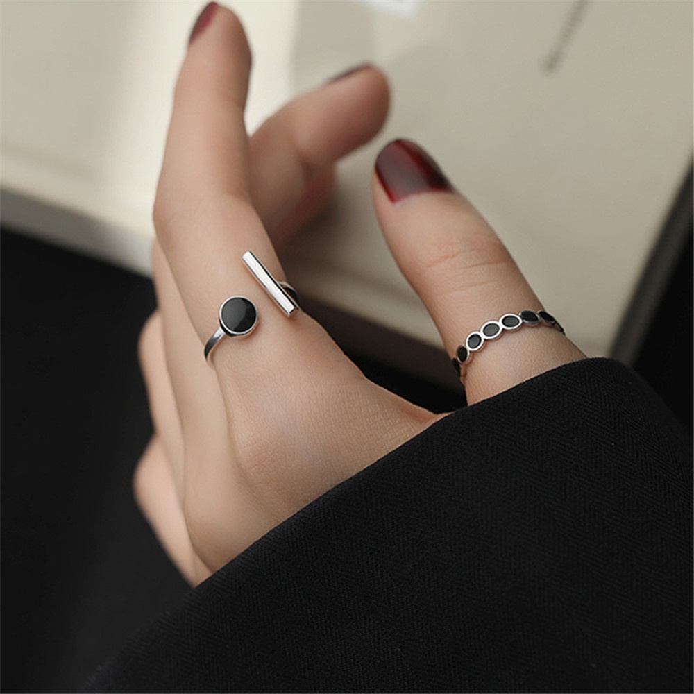 Cincin Model Terbuka Adjustable Desain Geometri Warna Hitam Gaya Korea Untuk Wanita