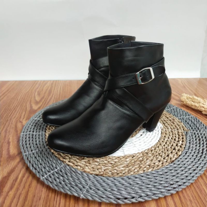 sepatu boots wanita,sepatu boots cewek,sepatu boots heels,sepatu angkle boot cantik, sepatu heels boot murah, sepatu boots heels