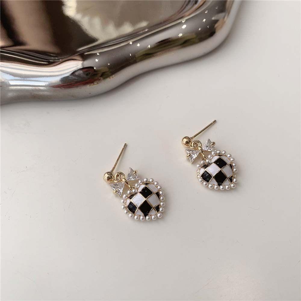 Mxbeauty Checkerboard Anting Wanita Temperamen Mutiara Perhiasan Harian Berlian Imitasi Alloy Perempuan Menjuntai Earrings