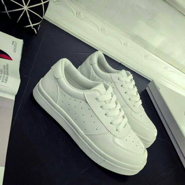 Kets Sneakers Putih Polos - Sepatu Putih Polos | Shopee