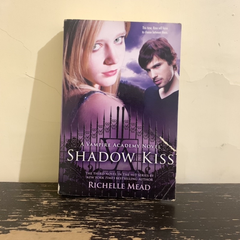 Novel Vampire Academy - Shadow Kiss Buku 3