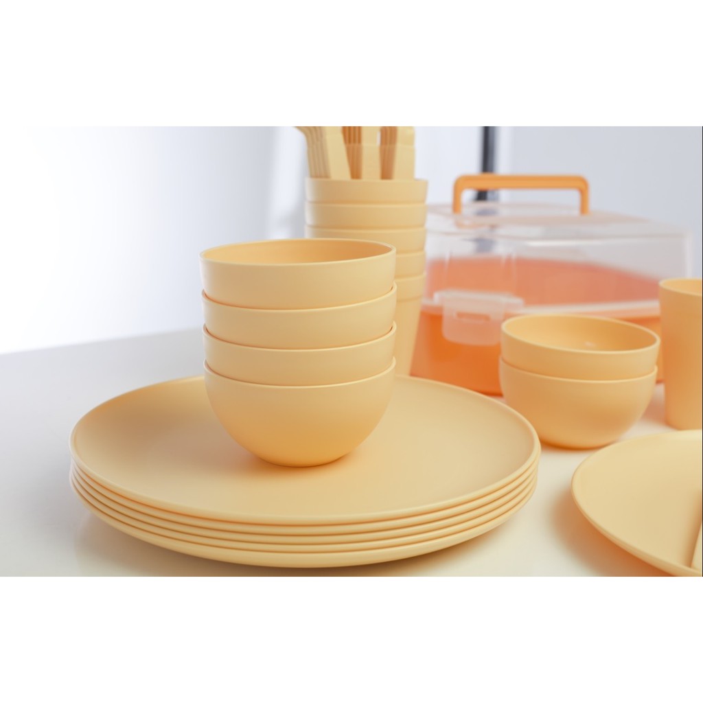 

Picnic Family Set Peralatan Makan