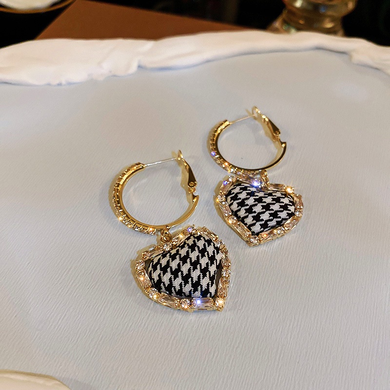 Anting 925 Silver Needle Bentuk Hati Houndstooth Aksen Berlian Zircon Gaya Eropa Amerika