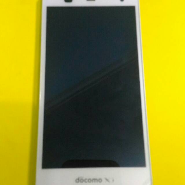 Fujitsu f01f putih 4G HP bekas batam ram 2GB Rom 32 kondisi mulus 93%