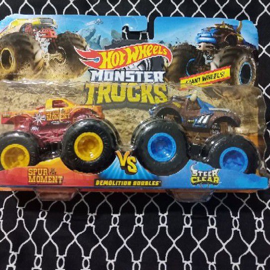 Spur Moment vs Steer Clear Hotwheels Monster Trucks