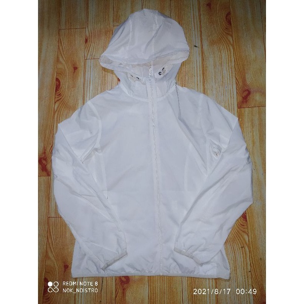 JAKET RUNNING / JAKET SEPEDA UNIQLO SECOND