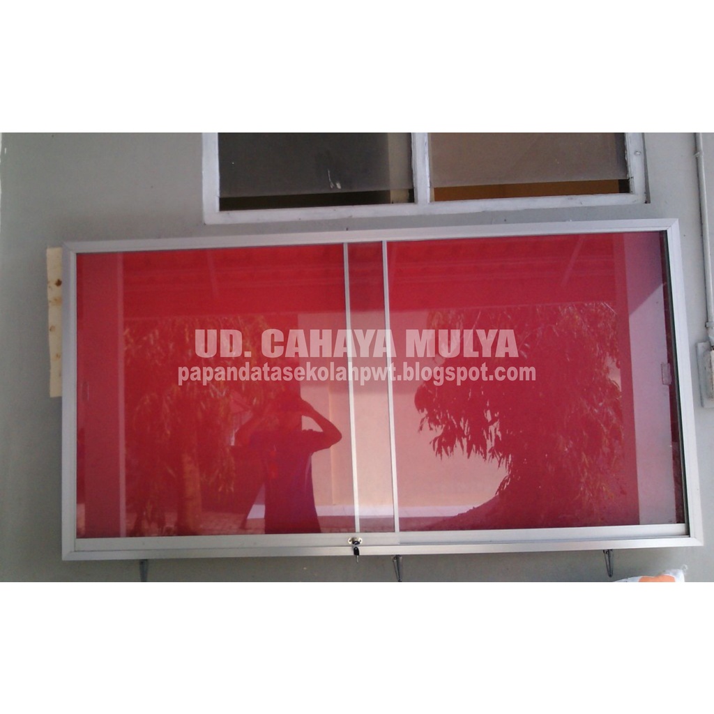 

Mading Kaca dinding Sekolah atau Kantor