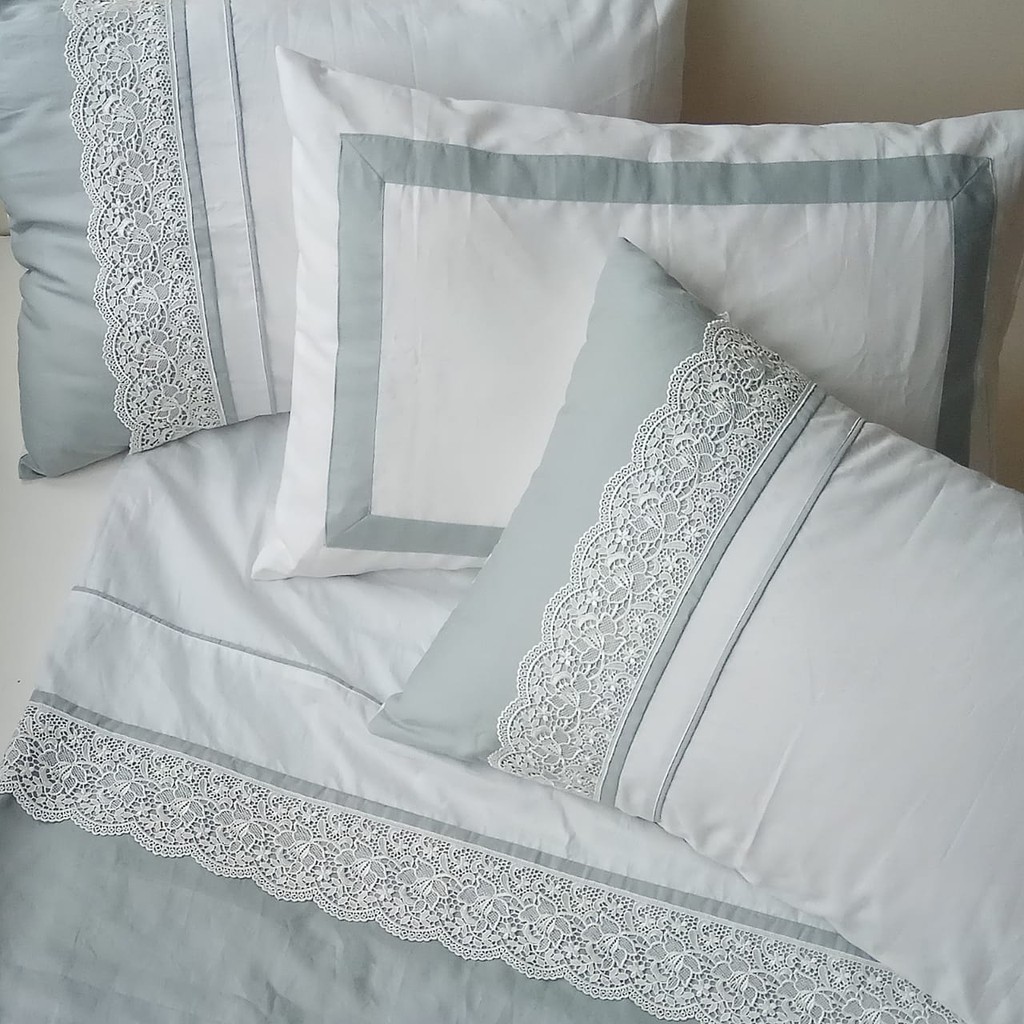 

Anne Leissly Maharani Blue Fox Bed Sheet Double