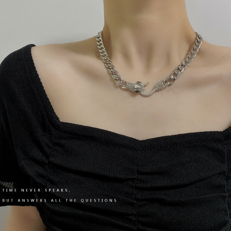 Diamond-studded Snake Necklace Accessories Fashion Simple Personality Hip-hop Clavicle Chain