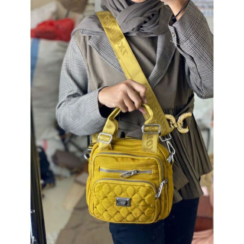 Tas Multifungsi Wanita Tas Chibao Multifungsi kode 1813s-22. Tas Chibao Kanvas Terbaru Best Seller!!