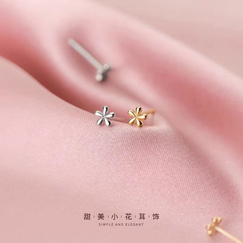 Anting Desain Bunga Mini Bahan 925 Silver Untuk Wanita